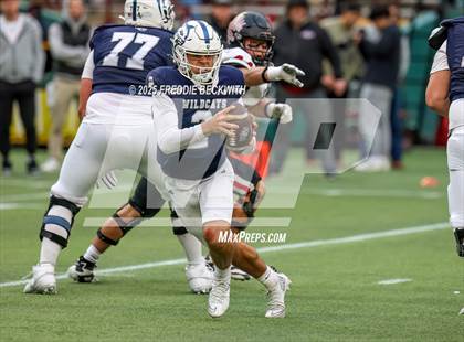 Thumbnail 3 in Walnut Grove vs. Argyle (UIL 5A D2 Football Regional) photogallery.