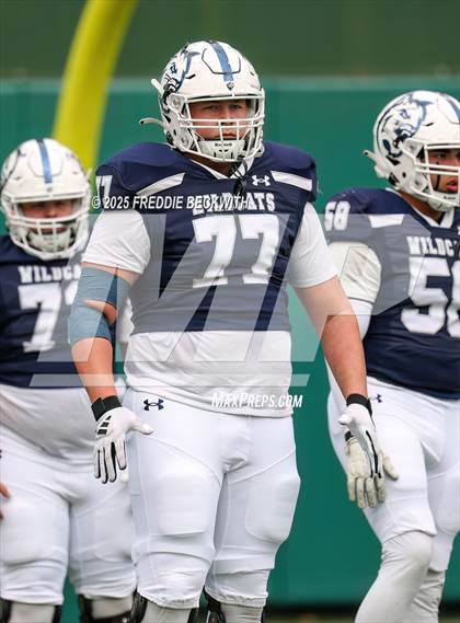 Thumbnail 2 in Walnut Grove vs. Argyle (UIL 5A D2 Football Regional) photogallery.