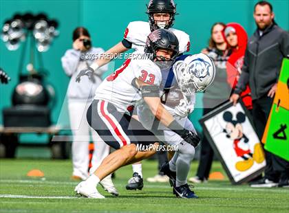 Thumbnail 1 in Walnut Grove vs. Argyle (UIL 5A D2 Football Regional) photogallery.