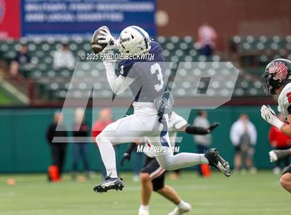 Thumbnail 1 in Walnut Grove vs. Argyle (UIL 5A D2 Football Regional) photogallery.