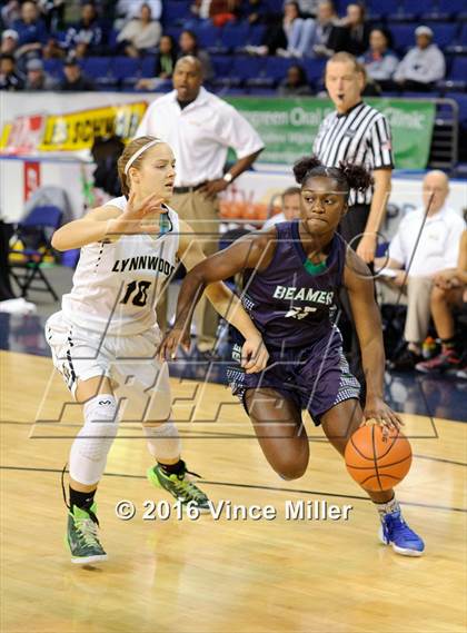 Thumbnail 2 in Lynnwood vs. Beamer photogallery.