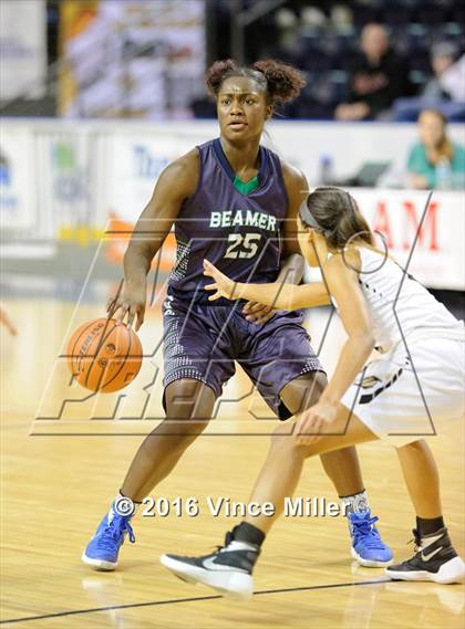 Thumbnail 2 in Lynnwood vs. Beamer photogallery.