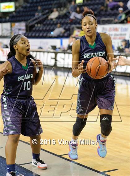 Thumbnail 2 in Lynnwood vs. Beamer photogallery.