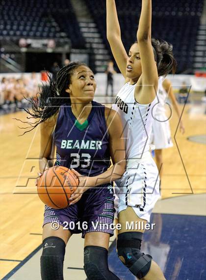 Thumbnail 2 in Lynnwood vs. Beamer photogallery.