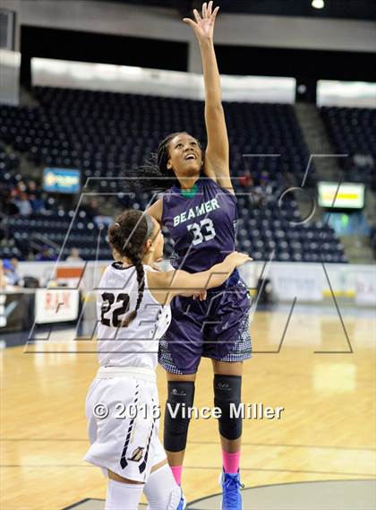 Thumbnail 3 in Lynnwood vs. Beamer photogallery.