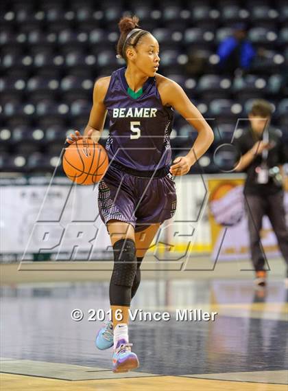 Thumbnail 1 in Lynnwood vs. Beamer photogallery.