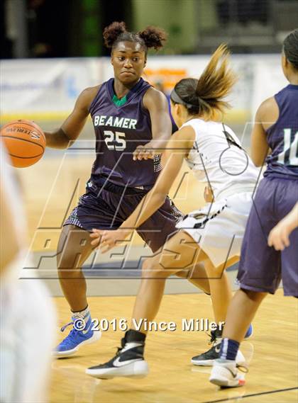 Thumbnail 1 in Lynnwood vs. Beamer photogallery.