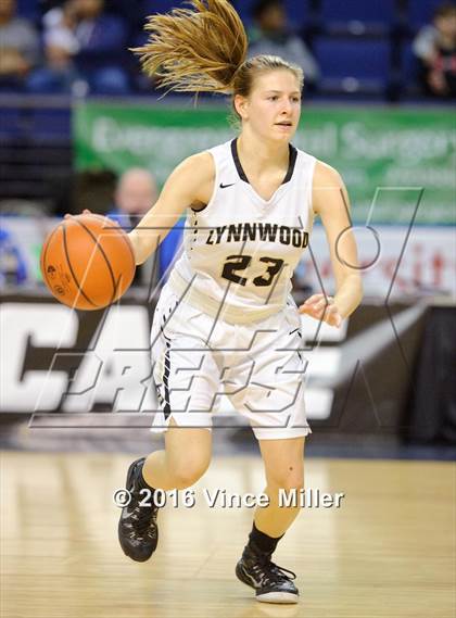 Thumbnail 2 in Lynnwood vs. Beamer photogallery.