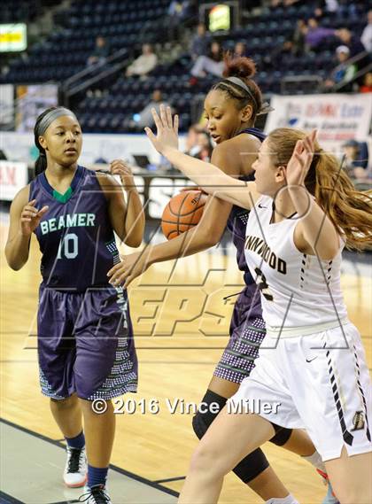 Thumbnail 3 in Lynnwood vs. Beamer photogallery.