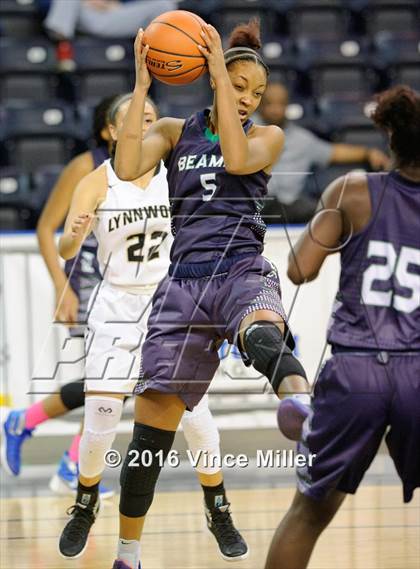 Thumbnail 2 in Lynnwood vs. Beamer photogallery.