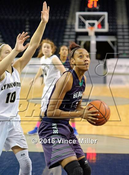 Thumbnail 2 in Lynnwood vs. Beamer photogallery.
