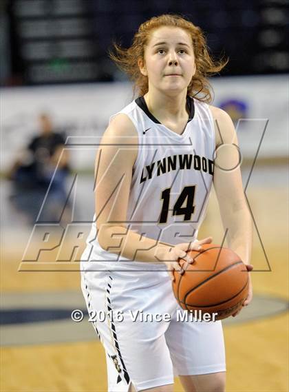 Thumbnail 2 in Lynnwood vs. Beamer photogallery.