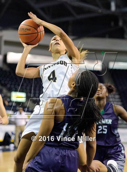 Thumbnail 3 in Lynnwood vs. Beamer photogallery.