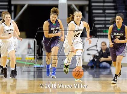 Thumbnail 2 in Lynnwood vs. Beamer photogallery.