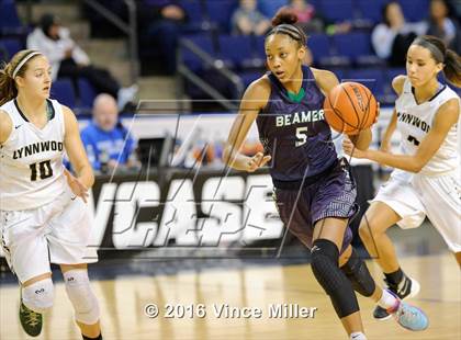 Thumbnail 1 in Lynnwood vs. Beamer photogallery.