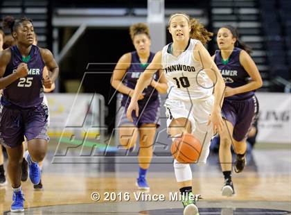 Thumbnail 2 in Lynnwood vs. Beamer photogallery.