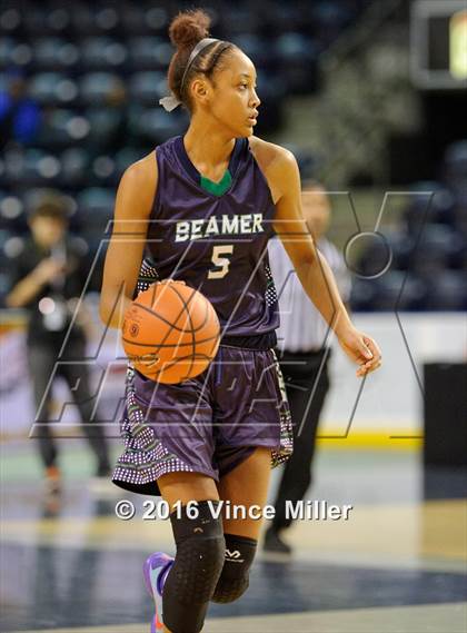 Thumbnail 1 in Lynnwood vs. Beamer photogallery.
