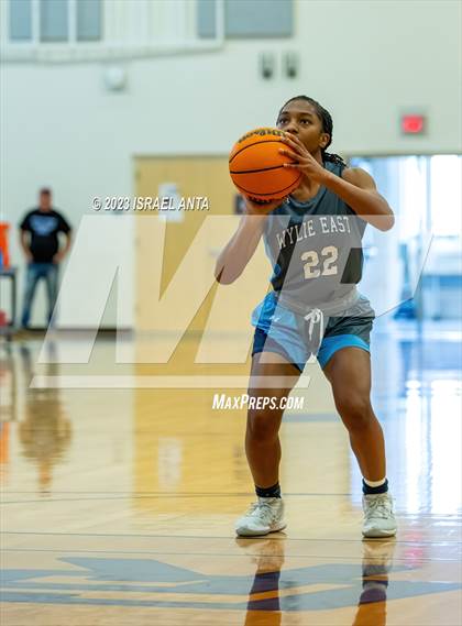 Thumbnail 3 in Wylie East vs. Cedar Ridge (I45 Showdown) photogallery.