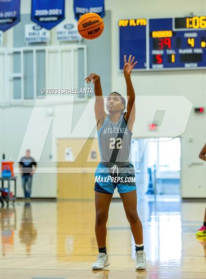 Thumbnail 2 in Wylie East vs. Cedar Ridge (I45 Showdown) photogallery.