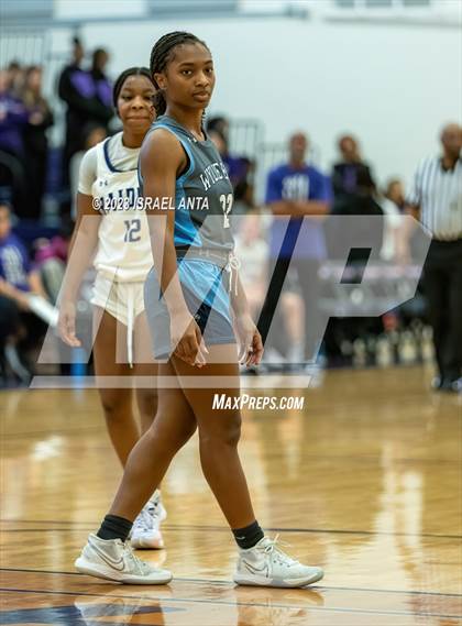 Thumbnail 2 in Wylie East vs. Cedar Ridge (I45 Showdown) photogallery.