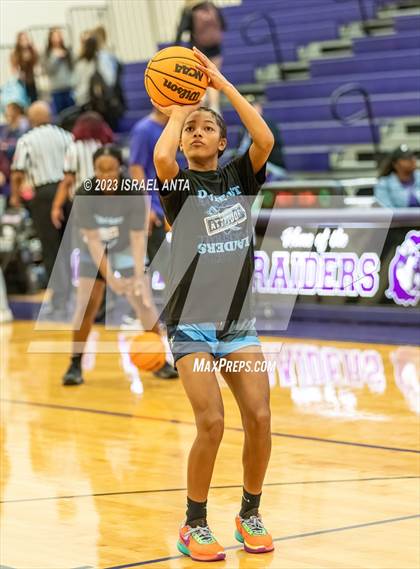 Thumbnail 1 in Wylie East vs. Cedar Ridge (I45 Showdown) photogallery.