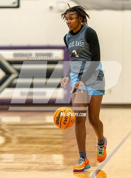 Thumbnail 2 in Wylie East vs. Cedar Ridge (I45 Showdown) photogallery.