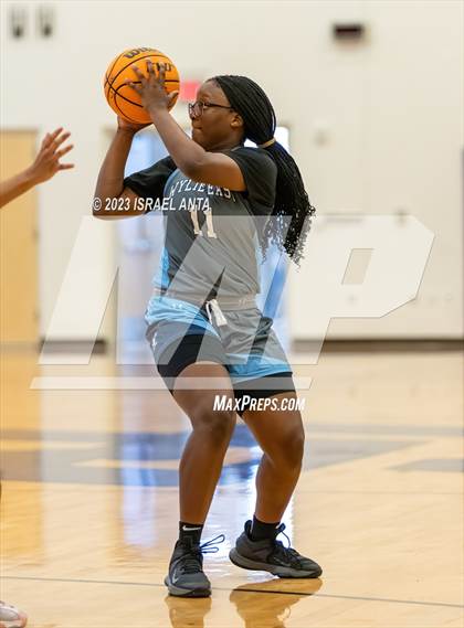 Thumbnail 1 in Wylie East vs. Cedar Ridge (I45 Showdown) photogallery.