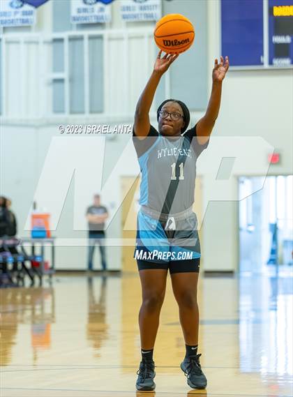 Thumbnail 2 in Wylie East vs. Cedar Ridge (I45 Showdown) photogallery.