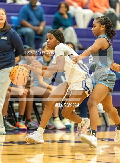 Thumbnail 2 in Wylie East vs. Cedar Ridge (I45 Showdown) photogallery.