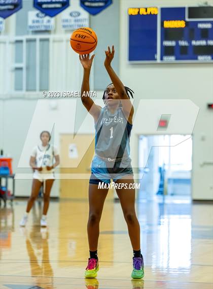 Thumbnail 1 in Wylie East vs. Cedar Ridge (I45 Showdown) photogallery.