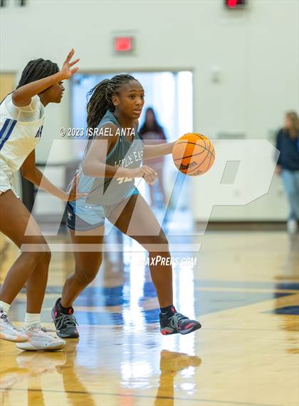 Thumbnail 3 in Wylie East vs. Cedar Ridge (I45 Showdown) photogallery.