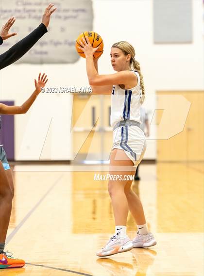 Thumbnail 2 in Wylie East vs. Cedar Ridge (I45 Showdown) photogallery.