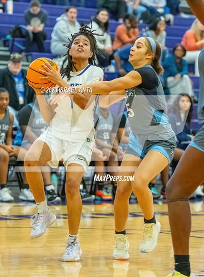 Thumbnail 2 in Wylie East vs. Cedar Ridge (I45 Showdown) photogallery.