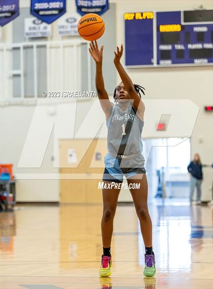 Thumbnail 1 in Wylie East vs. Cedar Ridge (I45 Showdown) photogallery.