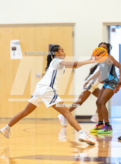 Thumbnail 1 in Wylie East vs. Cedar Ridge (I45 Showdown) photogallery.