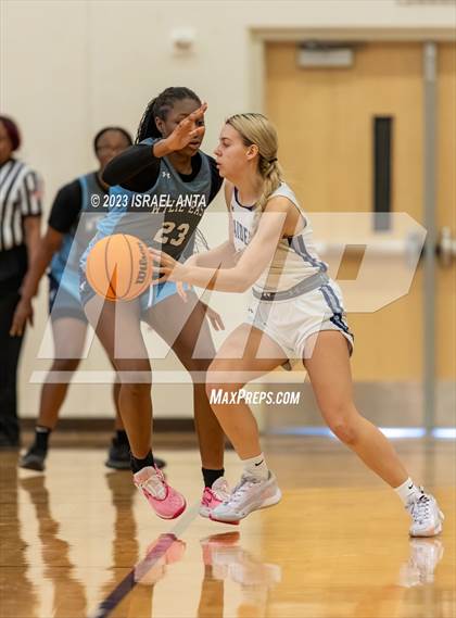 Thumbnail 1 in Wylie East vs. Cedar Ridge (I45 Showdown) photogallery.