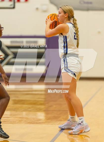 Thumbnail 1 in Wylie East vs. Cedar Ridge (I45 Showdown) photogallery.
