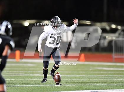 Thumbnail 2 in Vandegrift vs. Steele (UIL 6A D2 Area Playoff) photogallery.