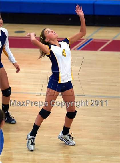 Thumbnail 3 in Santa Catalina vs. Crystal Springs Uplands (CIF CCS D5 Final) photogallery.