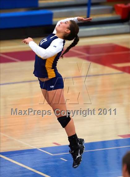 Thumbnail 2 in Santa Catalina vs. Crystal Springs Uplands (CIF CCS D5 Final) photogallery.