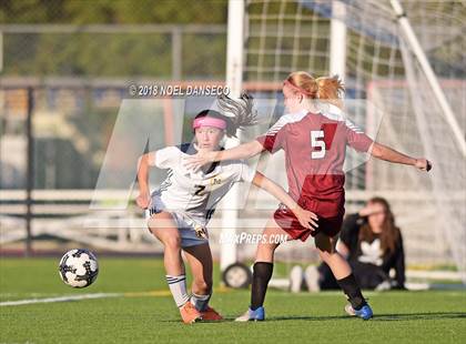 Thumbnail 2 in Menlo School vs Sacred Heart Prep photogallery.
