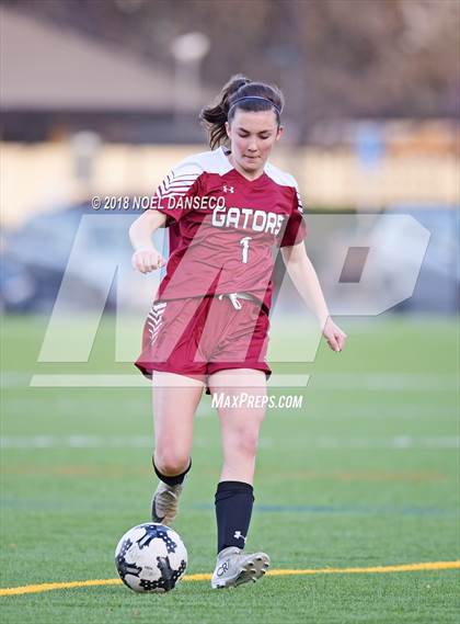 Thumbnail 2 in Menlo School vs Sacred Heart Prep photogallery.