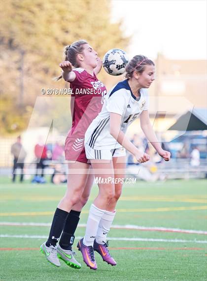 Thumbnail 2 in Menlo School vs Sacred Heart Prep photogallery.