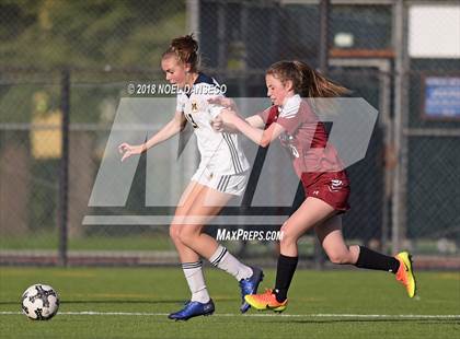 Thumbnail 2 in Menlo School vs Sacred Heart Prep photogallery.