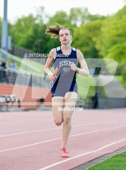 Thumbnail 2 in 50th Annual Loucks Games (Women's Distance Medley Open) photogallery.