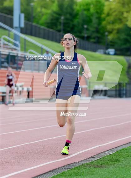 Thumbnail 2 in 50th Annual Loucks Games (Women's Distance Medley Open) photogallery.