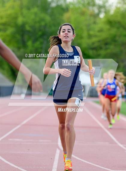 Thumbnail 2 in 50th Annual Loucks Games (Women's Distance Medley Open) photogallery.