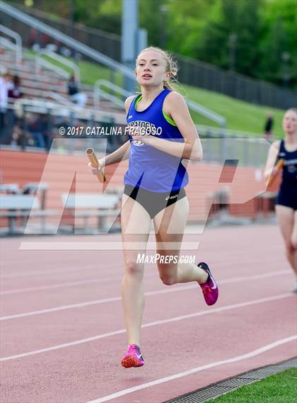 Thumbnail 2 in 50th Annual Loucks Games (Women's Distance Medley Open) photogallery.