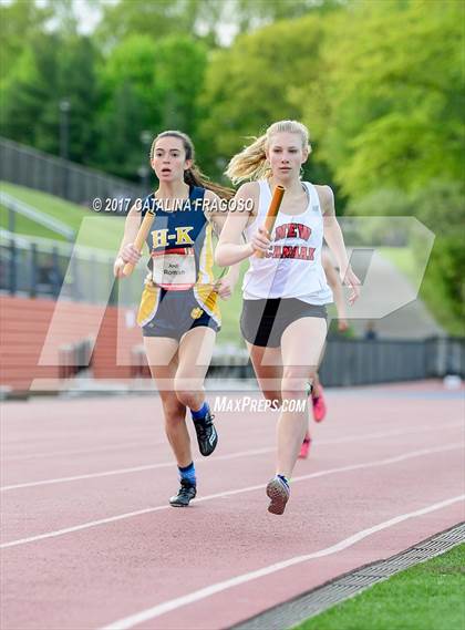 Thumbnail 3 in 50th Annual Loucks Games (Women's Distance Medley Open) photogallery.