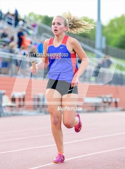 Thumbnail 2 in 50th Annual Loucks Games (Women's Distance Medley Open) photogallery.